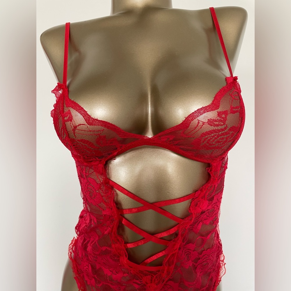 Small Lingerie Set - Picture 3 of 9